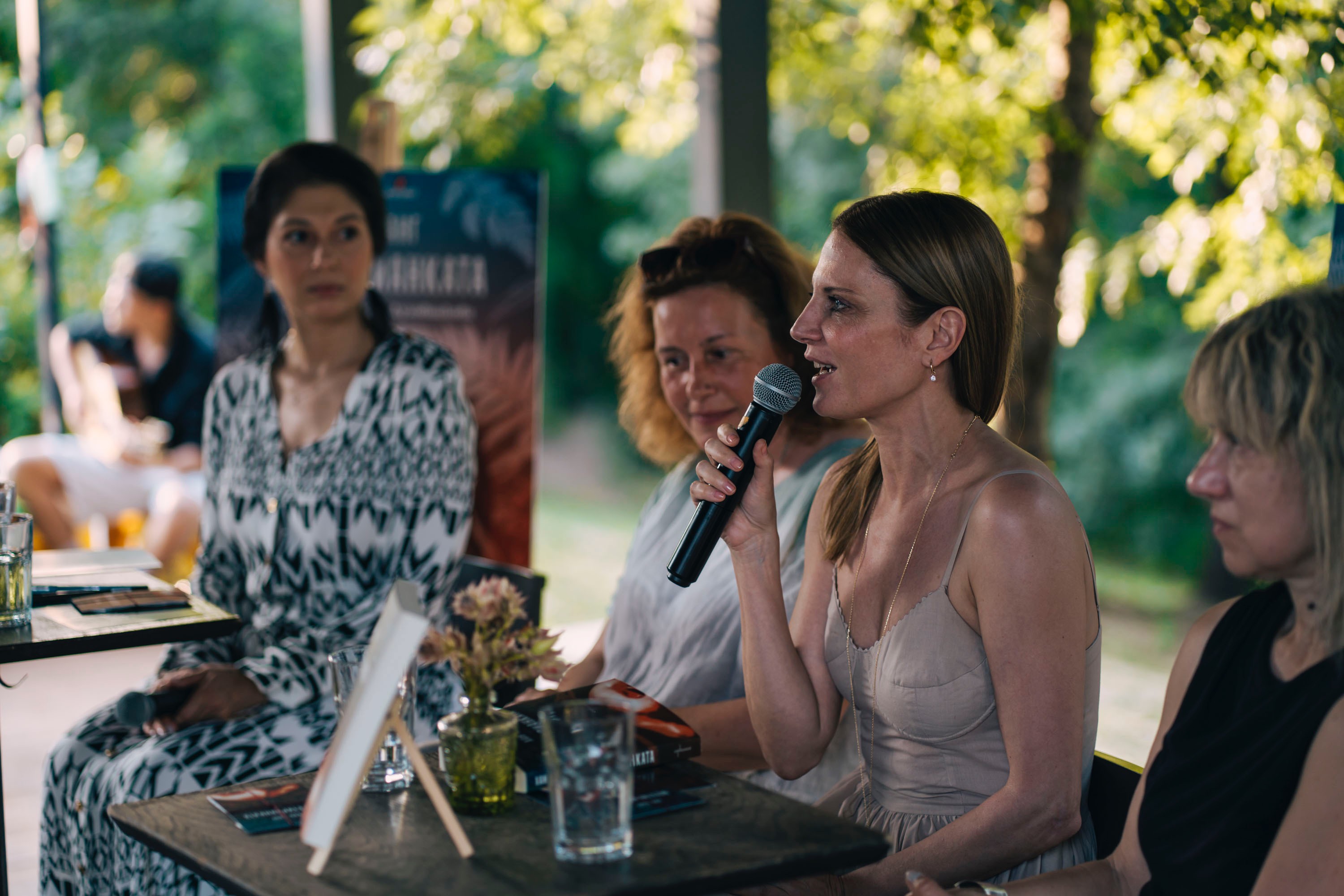 Теодора Духовникова: „Прочетох „Вегетарианката“ със сърцето си“